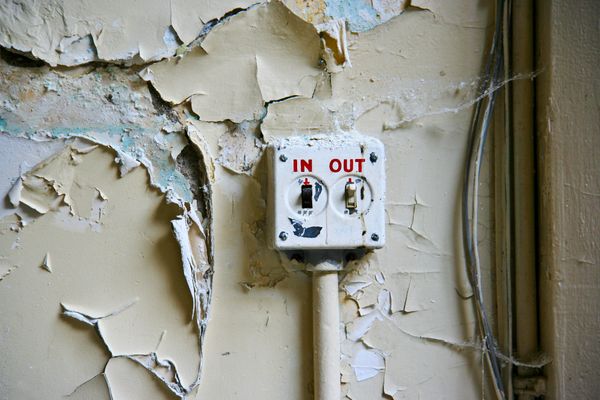 An image of light switches.